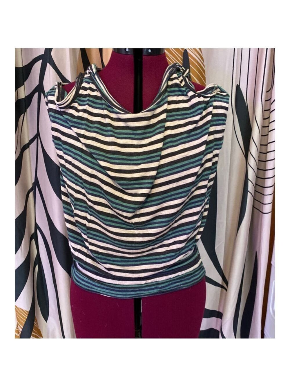 STUDIO M woman’s Striped cold shoulder Top S Green Black